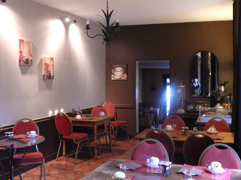 Hotel Restaurant Le Cygne Conches-en-Ouche エクステリア 写真