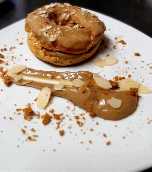 Hotel Restaurant Le Cygne Conches-en-Ouche エクステリア 写真