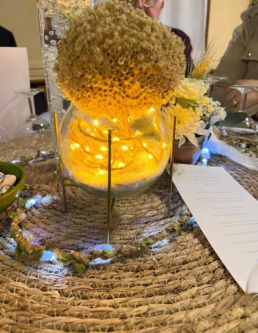 Hotel Restaurant Le Cygne Conches-en-Ouche エクステリア 写真