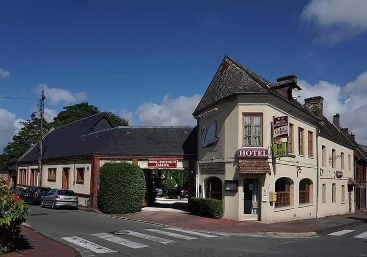 Hotel Restaurant Le Cygne Conches-en-Ouche エクステリア 写真