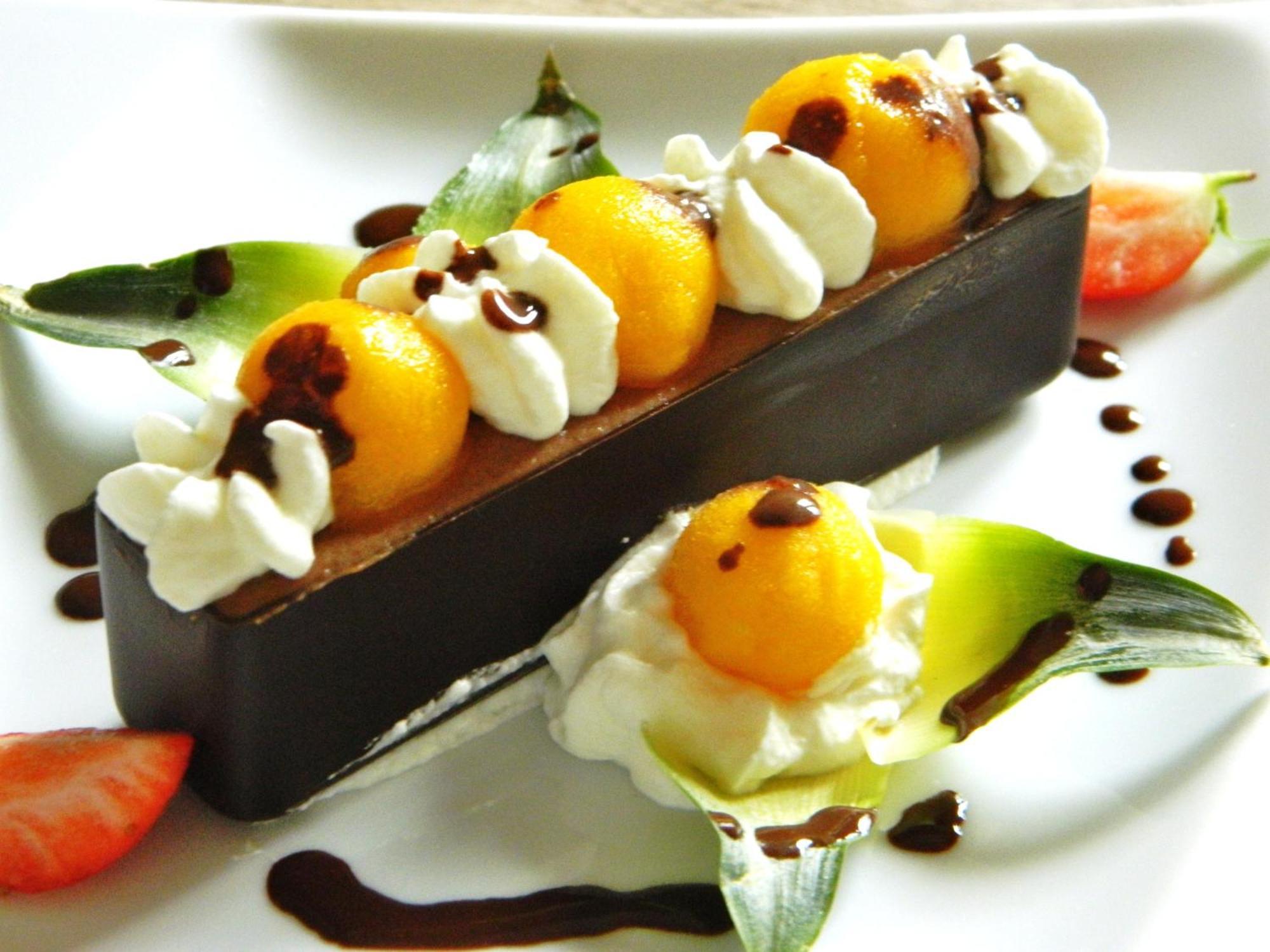 Hotel Restaurant Le Cygne Conches-en-Ouche エクステリア 写真
